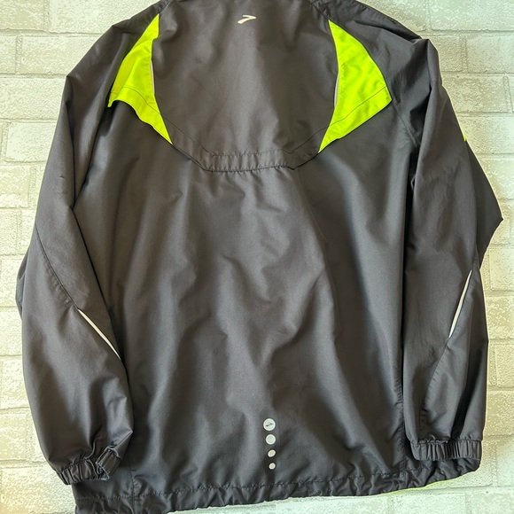 Brooks Windbreaker Jacket - Picture 3 of 5